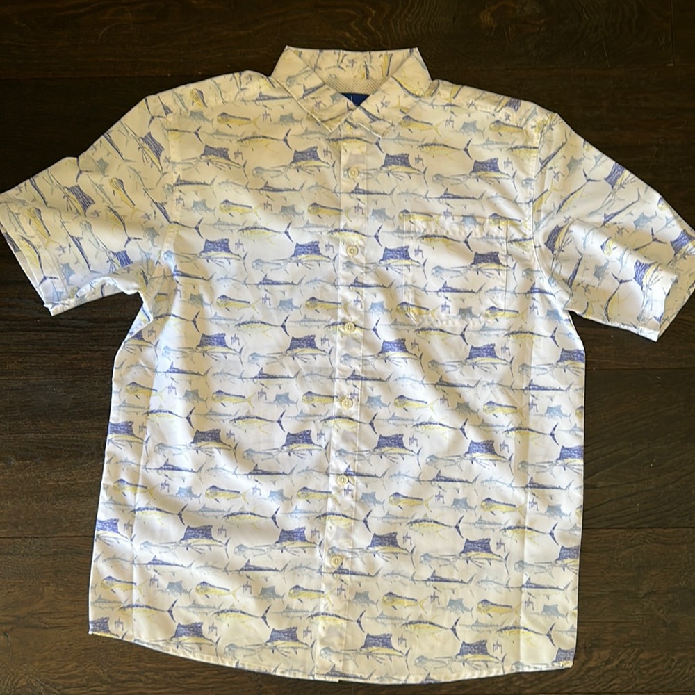 Lightweight Guy Harvey button-down shirt. Size: Medium.